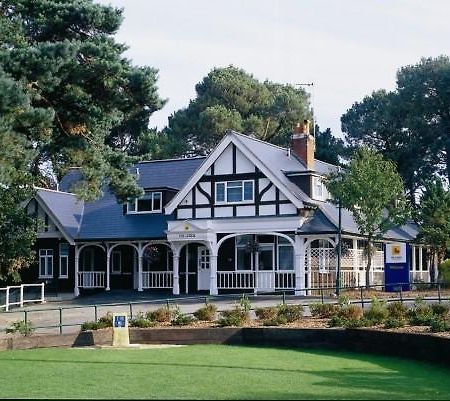 The Lodge At Meyrick Park Борнмът Екстериор снимка